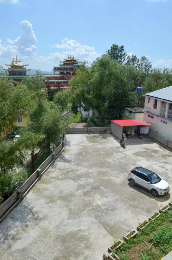 Zhim Zhim Guest House Бир Экстерьер фото